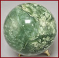 Intens Groene Jade Serpentijn bol van 1 kg 25 gram